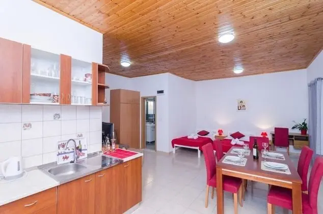 Stüdyo (Studio Apartment with Balcony and Cit)