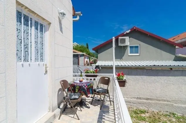 Stüdyo (Studio Apartment with Balcony and Cit)