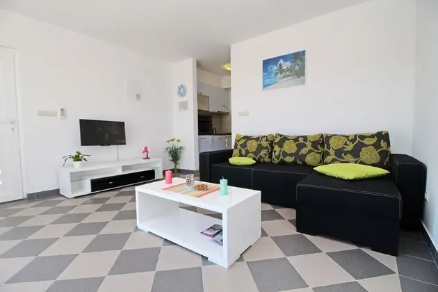 Apart Daire (One Bedroom Apartment with Terrace an)