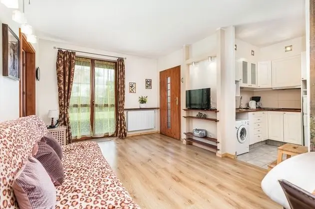 Apart Daire, 1 Yatak Odası, Balkon, Bahçe Manzaralı