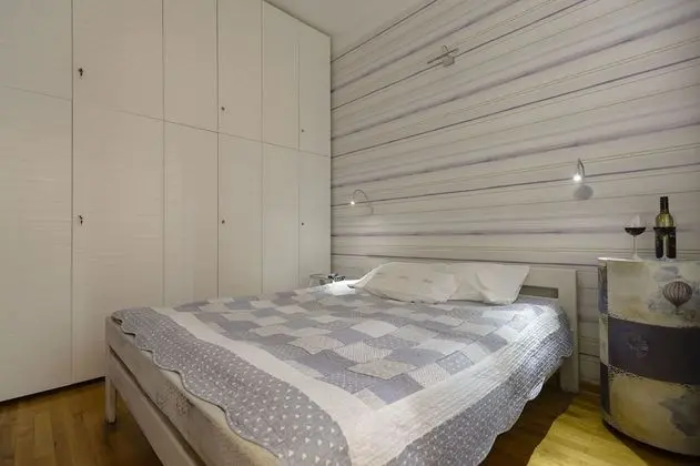 Apartment 8