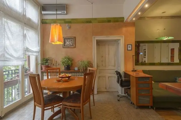 Apartment 8