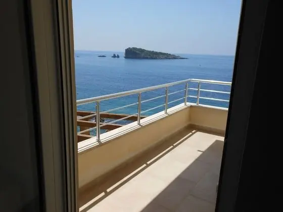 Tek Büyük veya İki Ayrı Yataklı Oda, Kişiye Özel Havuzlu, Plaj Kenarı