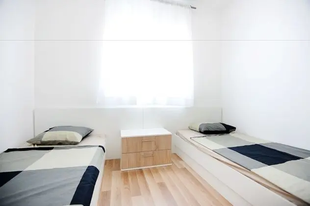 Grand Apart Daire, 2 Yatak Odası, Avlu Manzaralı, Zemin Kat