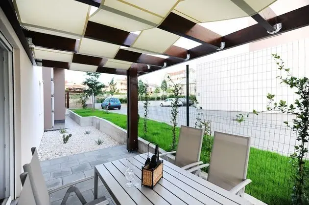 Grand Apart Daire, 2 Yatak Odası, Avlu Manzaralı, Zemin Kat