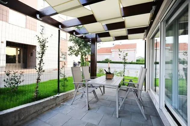 Grand Apart Daire, 2 Yatak Odası, Avlu Manzaralı, Zemin Kat