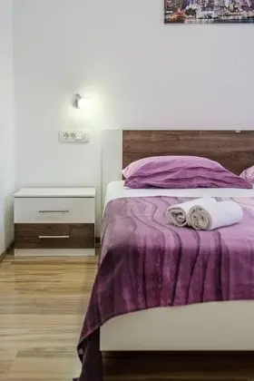 Apart Daire (Three-Bedroom Apartment with Jacuzzi)