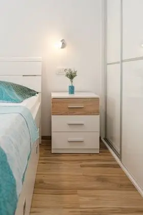 Apart Daire (Three-Bedroom Apartment with Jacuzzi)