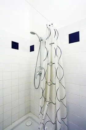 Basic Dört Kişilik Oda, Ortak Banyo