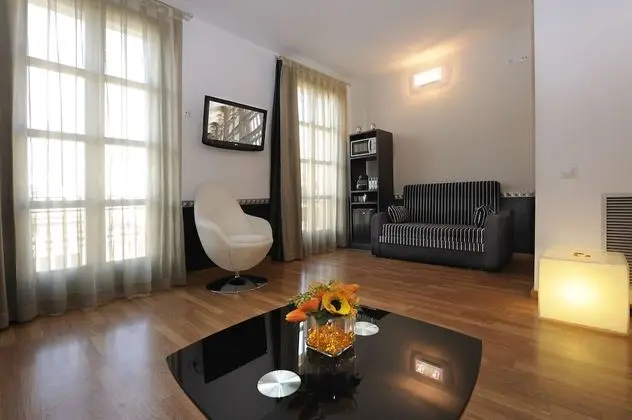 Junior Süit, Balkon