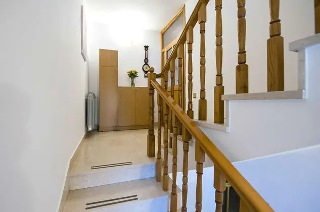 Basic Apart Daire (Red)