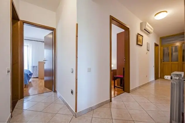 Basic Apart Daire (Red)