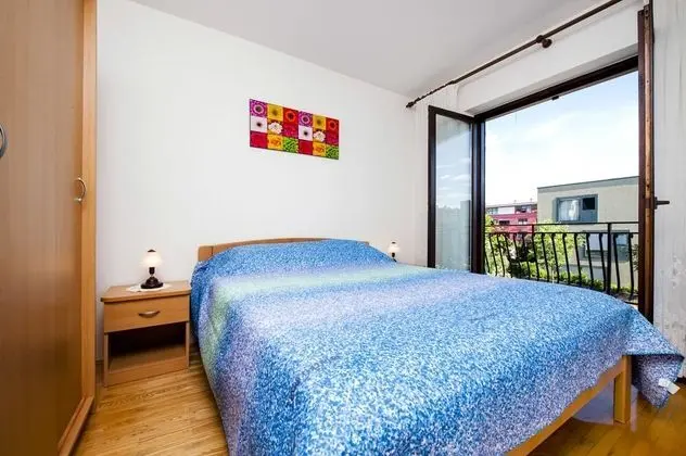 Basic Apart Daire (Red)