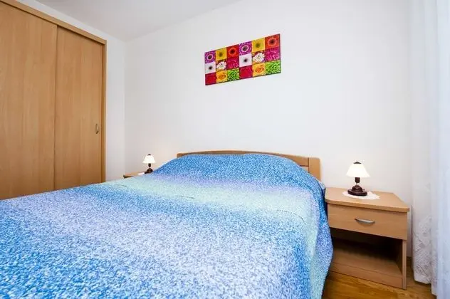 Basic Apart Daire (Red)