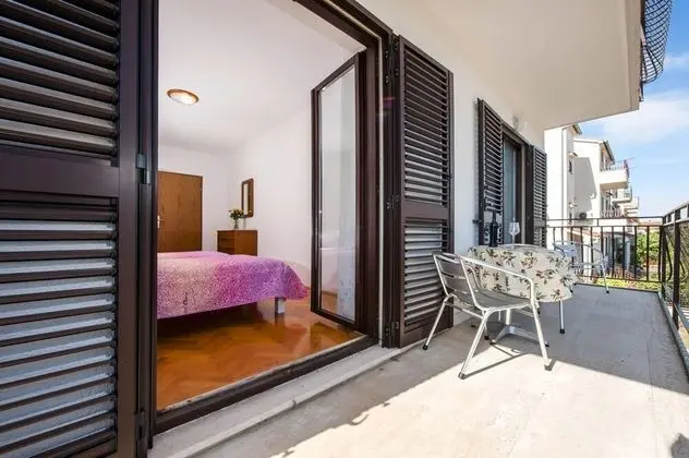 Basic Apart Daire (Red)