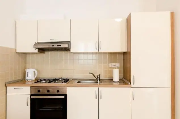 Apart Daire (One-Bedroom Apartment 1)