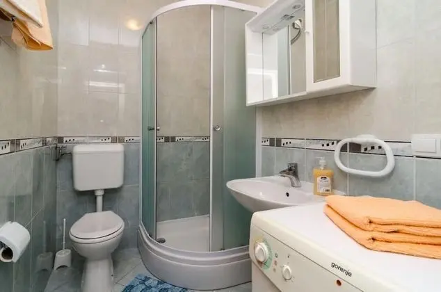 Apart Daire (One-Bedroom Apartment 1)