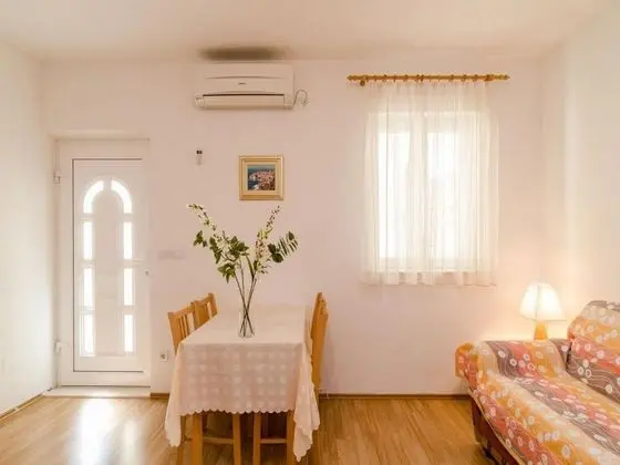 Apart Daire (One-Bedroom Apartment 1)