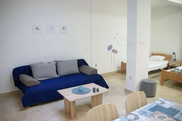 Stüdyo (Ivana)