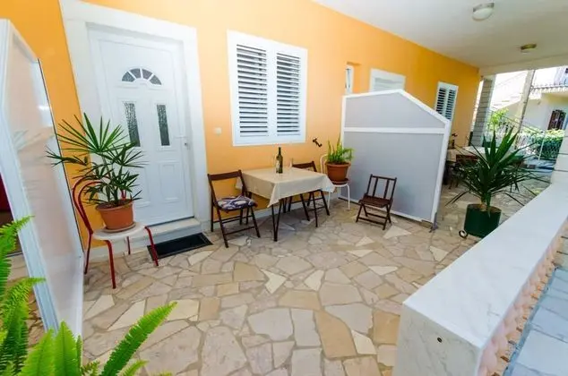 Stüdyo (Studio with Terrace)