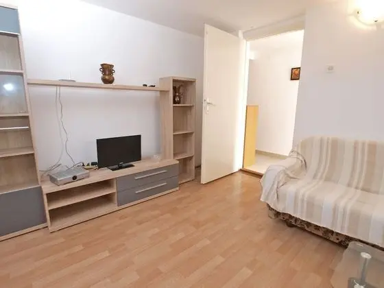 Apart Daire, 2 Yatak Odası (1056/4396)
