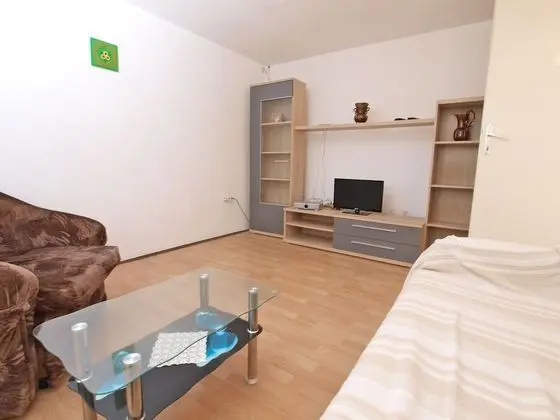 Apart Daire, 2 Yatak Odası (1056/4396)