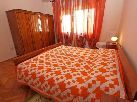 Apart Daire, 2 Yatak Odası (1056/4401)