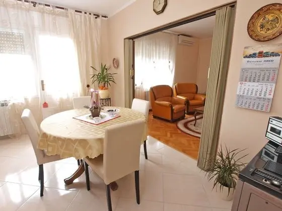 Apart Daire, 2 Yatak Odası (1056/4401)