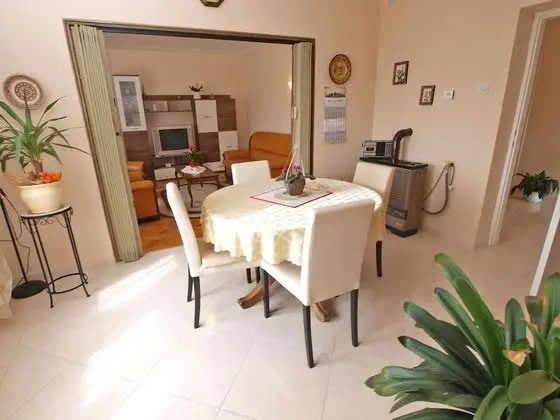 Apart Daire, 2 Yatak Odası (1056/4401)