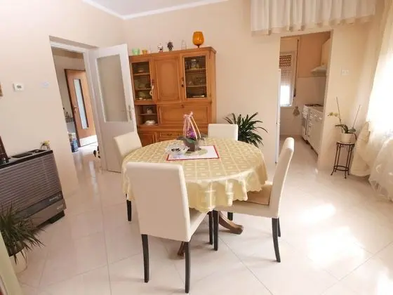 Apart Daire, 2 Yatak Odası (1056/4401)