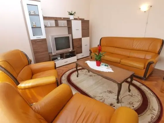 Apart Daire, 2 Yatak Odası (1056/4401)
