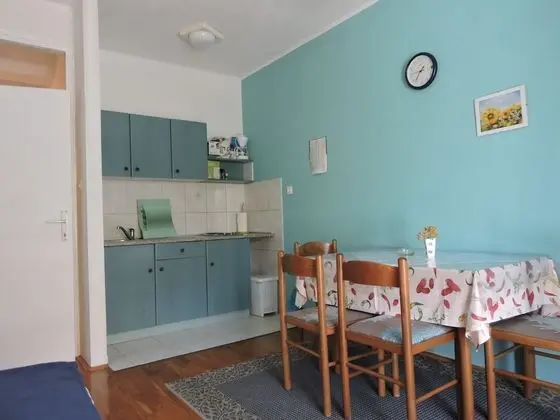 Comfort Apart Daire, Bahçe Manzaralı