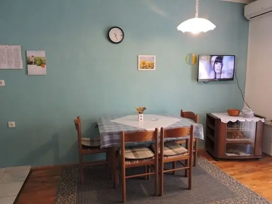 Comfort Apart Daire, Bahçe Manzaralı