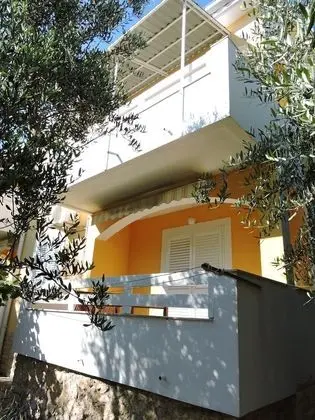 Comfort Apart Daire, Bahçe Manzaralı