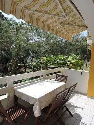 Comfort Apart Daire, Bahçe Manzaralı