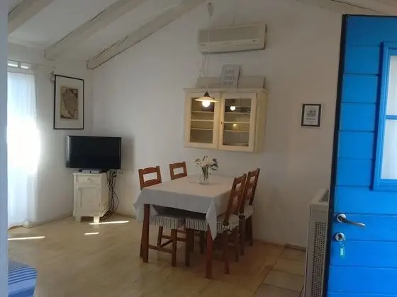 A2 - Apartment with Balcony