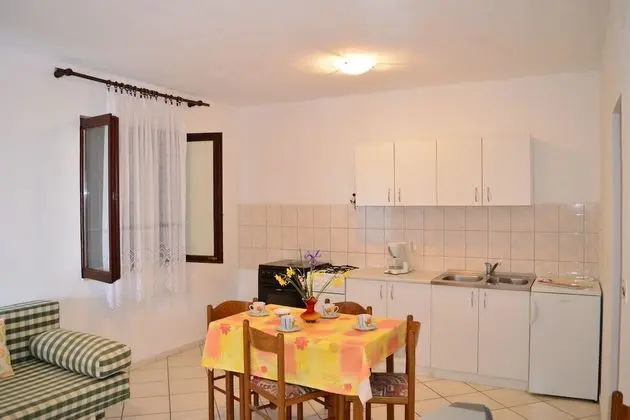 Apart Daire, 1 Çift Kişilik Yatak ve Çekyat