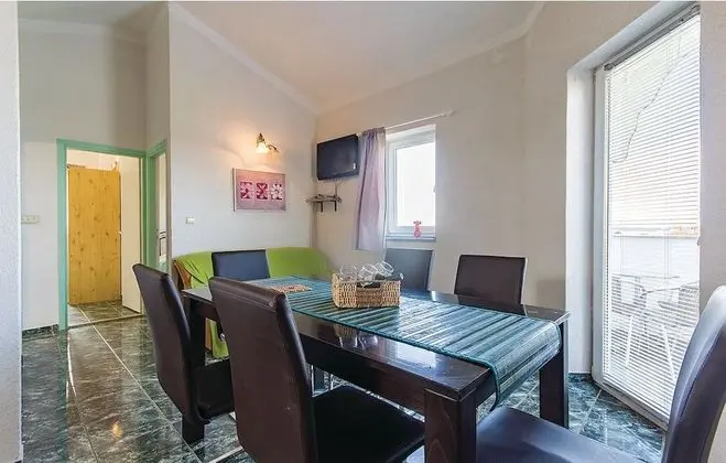 Apart Daire, 2 Yatak Odası (1328/12573)