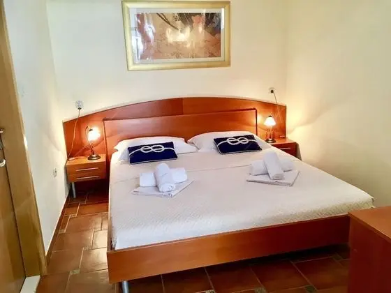 Apart Daire, 1 Yatak Odası, Bahçe Manzaralı (Fontana)