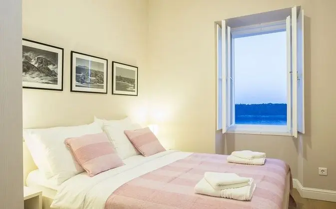 Apart Daire, Deniz Manzaralı