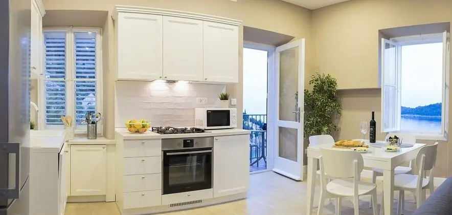 Apart Daire, Deniz Manzaralı