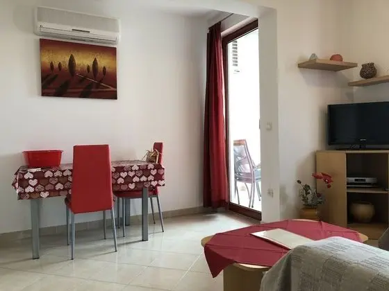 Comfort Apart Daire, Avlu Manzaralı