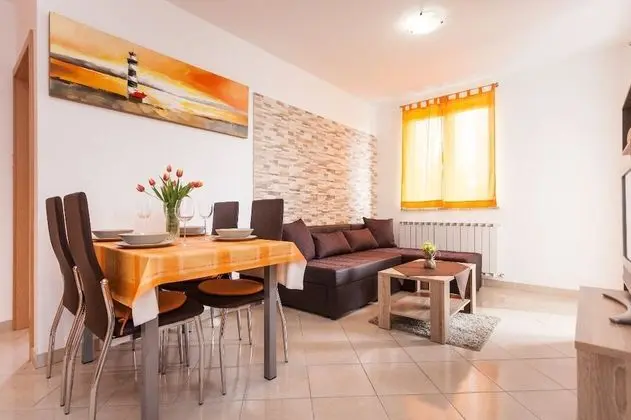 Comfort Apart Daire, Bahçe Manzaralı