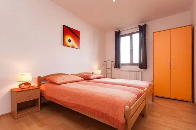 Comfort Apart Daire, Bahçe Manzaralı