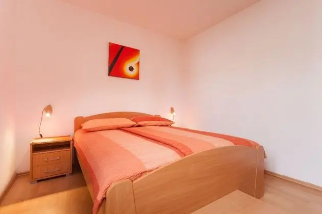 Comfort Apart Daire, Bahçe Manzaralı
