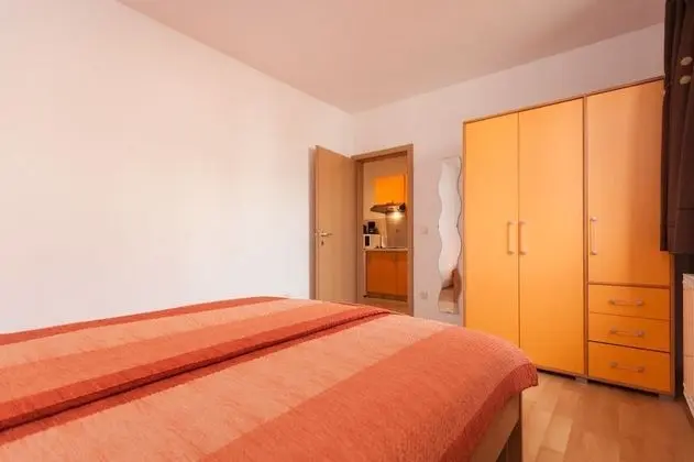 Comfort Apart Daire, Bahçe Manzaralı