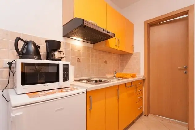 Comfort Apart Daire, Bahçe Manzaralı