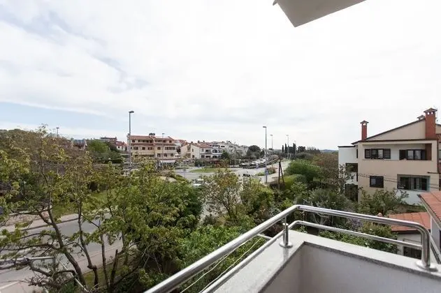 Comfort Apart Daire, Bahçe Manzaralı