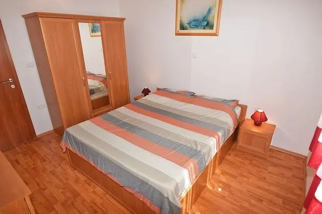 Basic Daire, 2 Yatak Odası, Bahçe Manzaralı