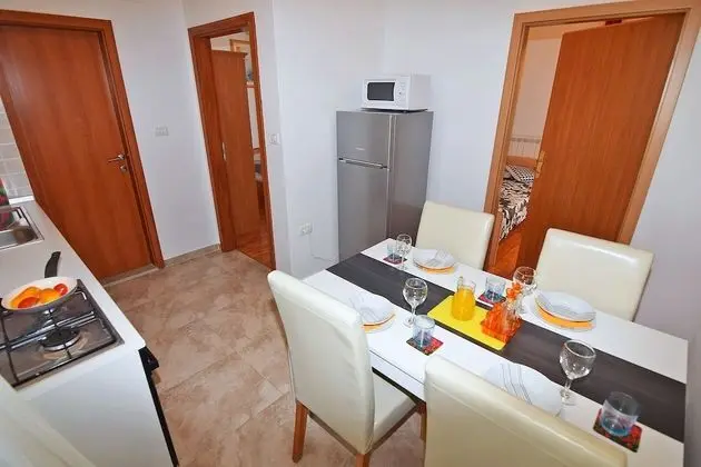 Basic Daire, 2 Yatak Odası, Bahçe Manzaralı